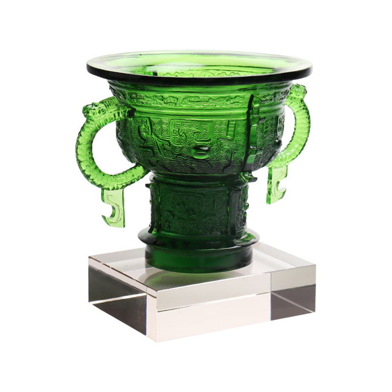 Китайский штатив с ручкой из ушей дракона и узором из шипов.