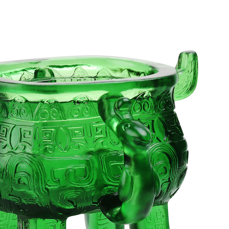 Изумрудно-зеленый штатив из хрустального стекла с ручками в форме ушек.