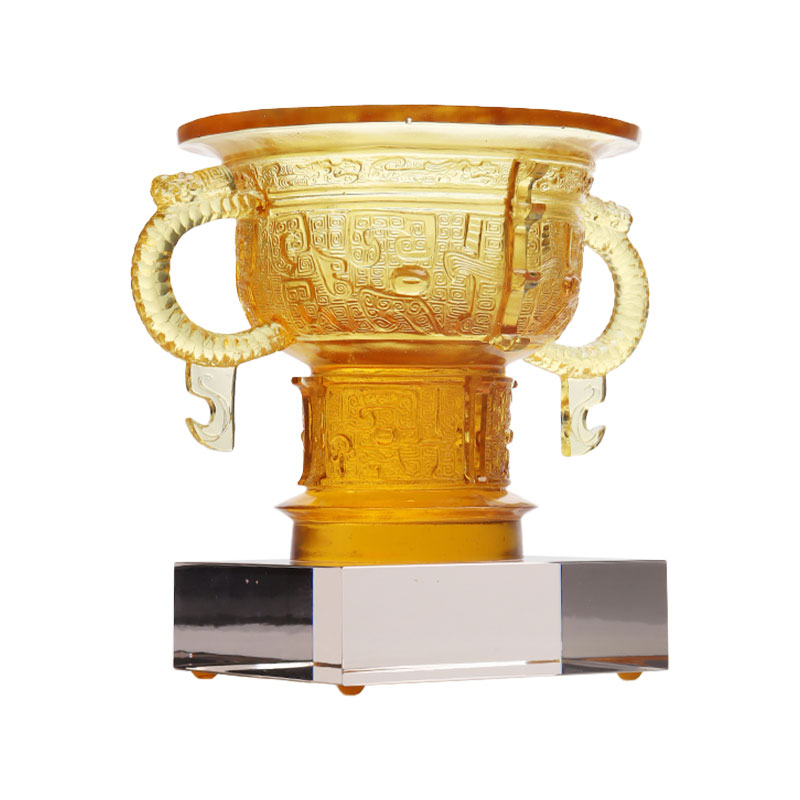 Китайский штатив с ручкой из ушей дракона и узором из шипов.