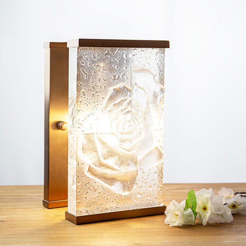 Прямоугольные стеклянные декоративные светильники-орнаменты.