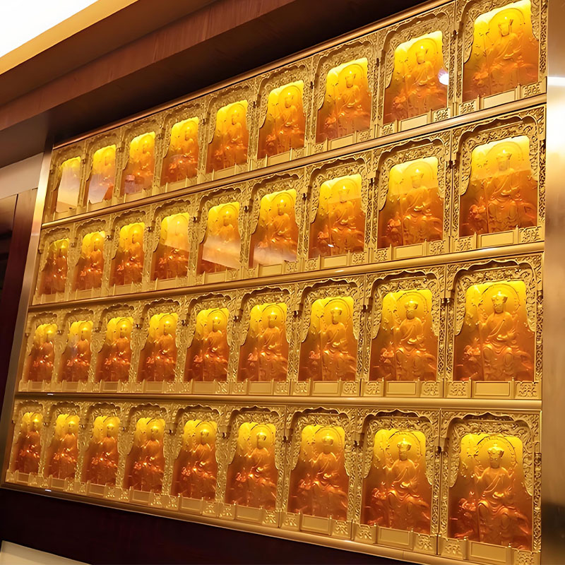 Настенный шкаф в алькове Будды