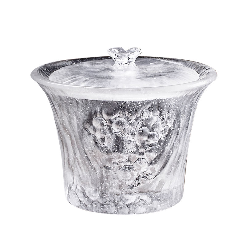 Прозрачные чайные чашки с крышками