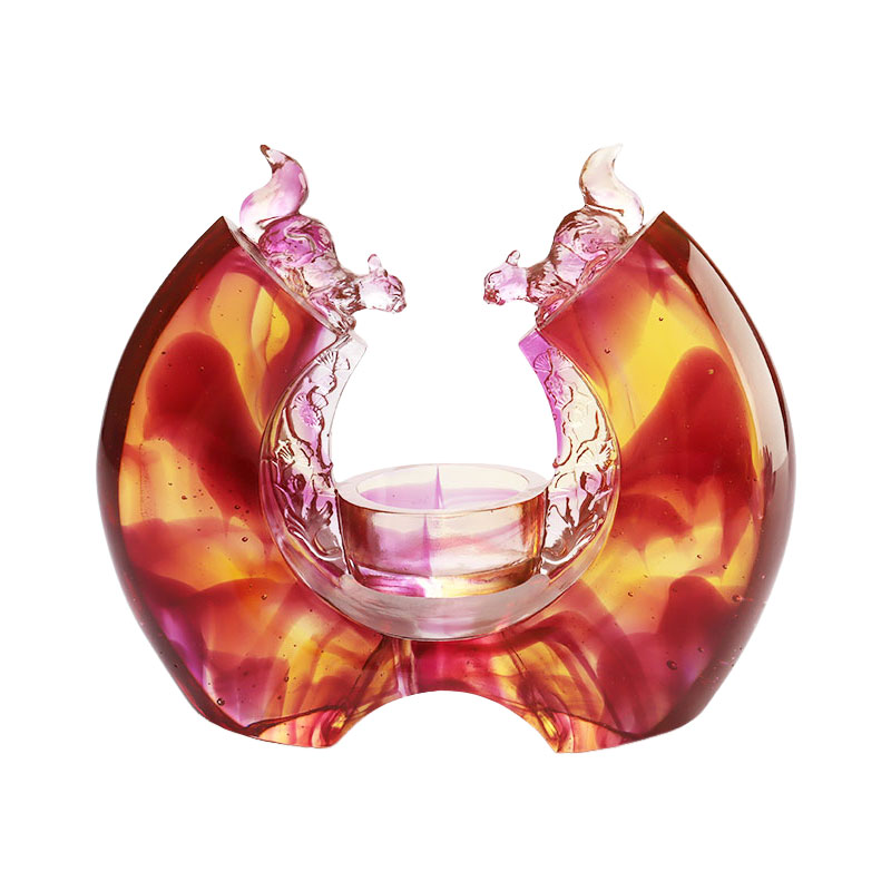 Подсвечник с глазурью фиолетового цвета