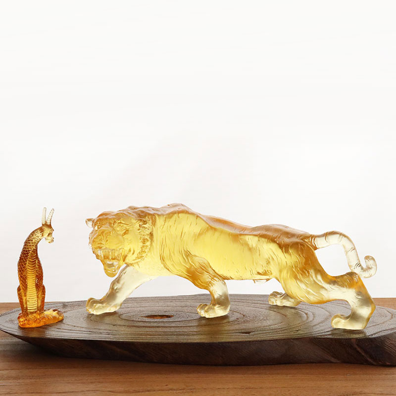 Орнаменты тигра из золотой глазури
