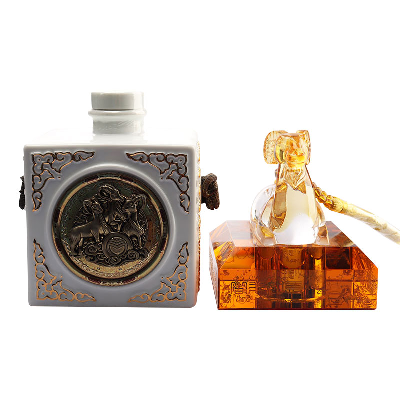 Набор бутылок вина из хрусталя с крышкой в ​​форме животных по китайскому зодиаку