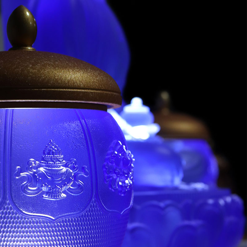 Набор подношений из хрусталя серии «Восемь сокровищ лотоса» для буддийского алтаря