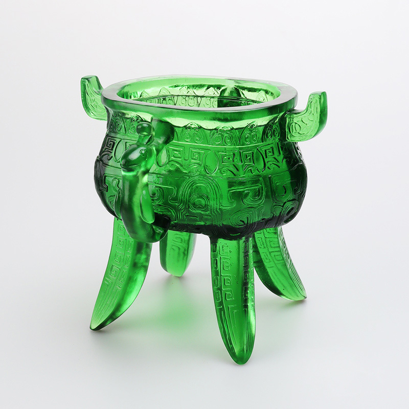 Изумрудно-зеленый штатив из хрустального стекла с ручками в форме ушек.