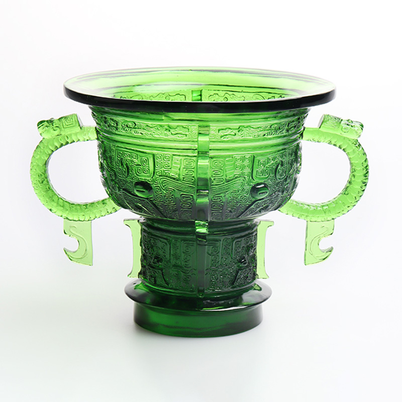 Китайский штатив с ручкой из ушей дракона и узором из шипов.