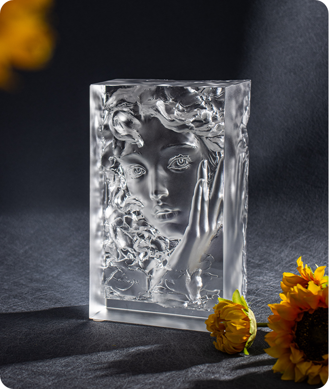 Глаза подняты